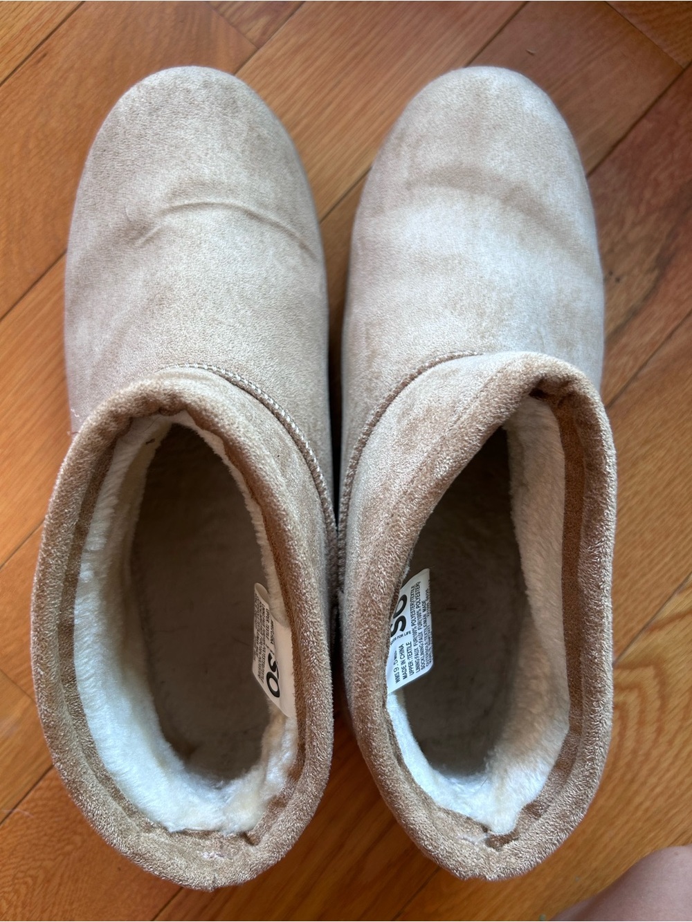 SO women’s ankle boots in tan with fleece lining